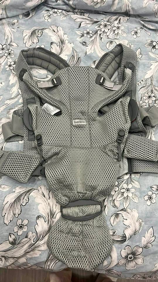 BabyBjorn mesh carrier photo 1